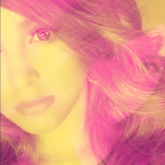 Meet your Posher, Adriana - Picture 5 of 7